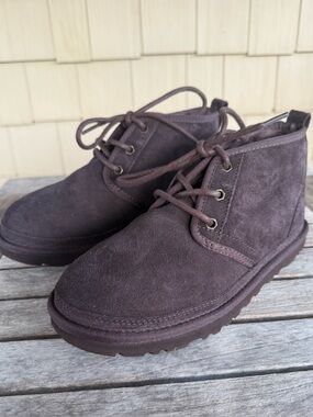 UGG Neumel Espresso /Chocolate Suede Chukka Boots Men’s 6 / Women’s 7